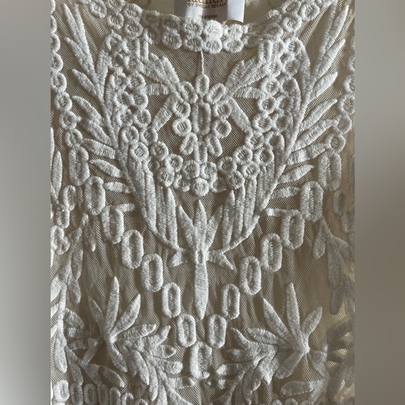 Laundry by Shelli Secal Lace Embroidered Sleeveless Top - Picture 3 of 4